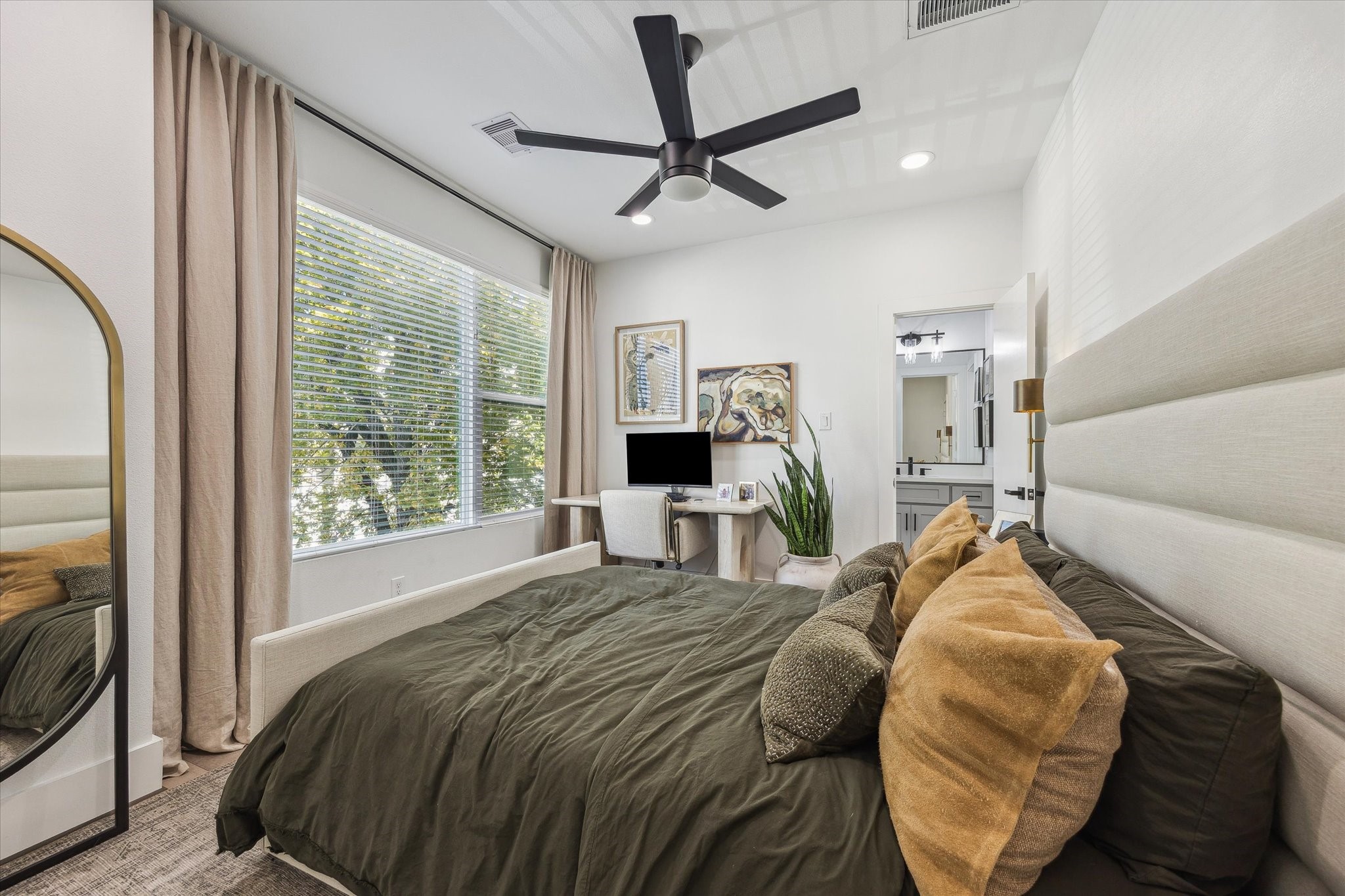  2212 Berry Street - 物件實景