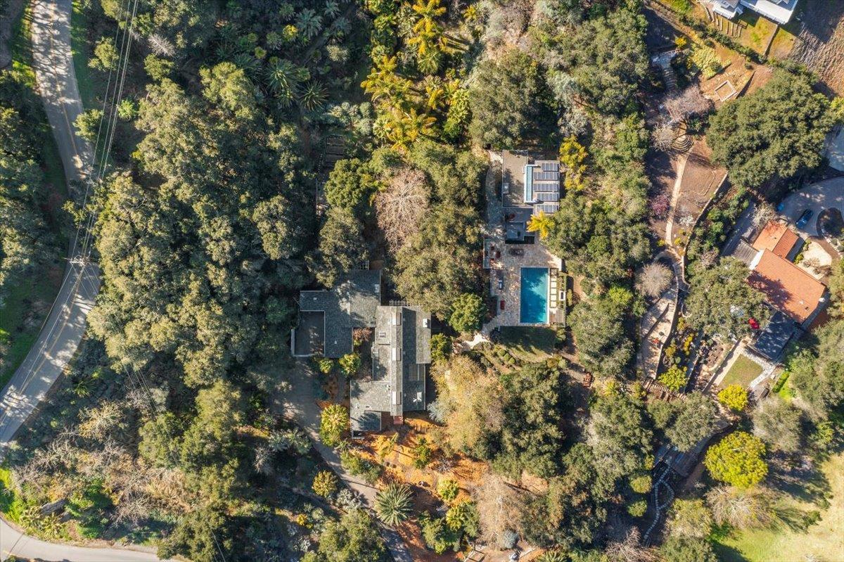 Los Altos Hills, California, 94022, United States, 5 Bedrooms Bedrooms, ,5 BathroomsBathrooms,Residential,For Sale,1907317