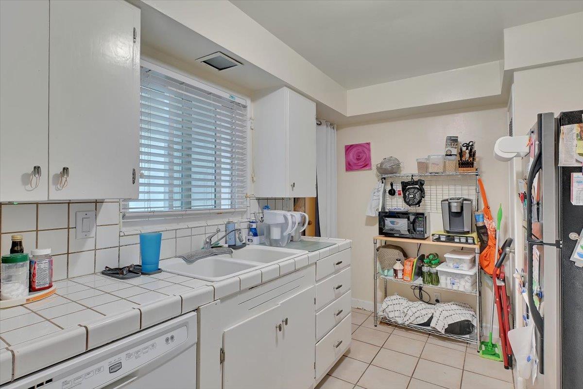 Sacramento, California, 95864, United States, ,Residential,For Sale,1989325