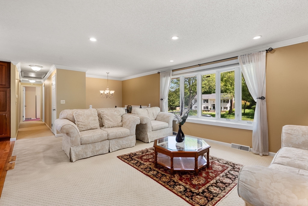 Agawam, Massachusetts, 01030, United States, 4 Bedrooms Bedrooms, ,3 BathroomsBathrooms,Residential,For Sale,1933274
