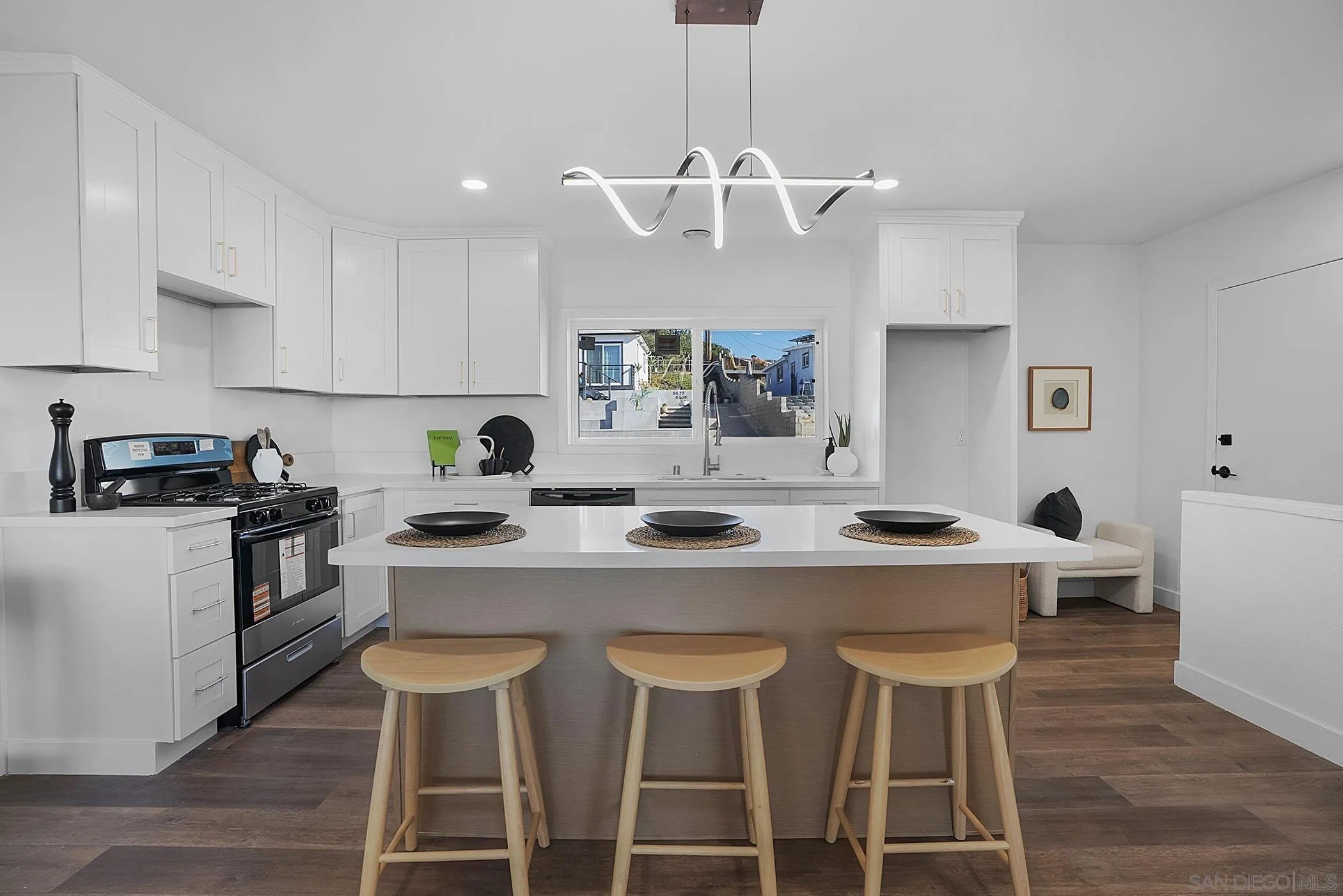 San Diego, California, 92114, United States, 3 Bedrooms Bedrooms, ,2 BathroomsBathrooms,Residential,For Sale,1991902