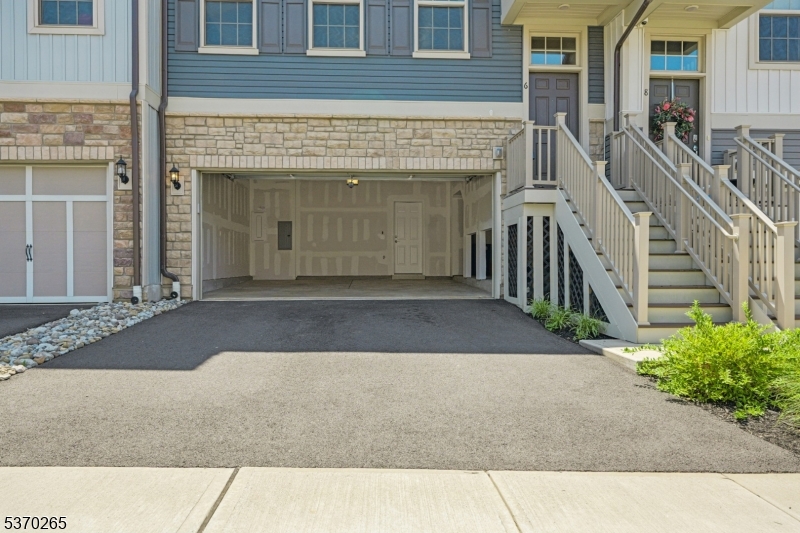 Warren Twp., New Jersey, 07059, United States, 4 Bedrooms Bedrooms, ,4 BathroomsBathrooms,Residential,For Sale,1940451