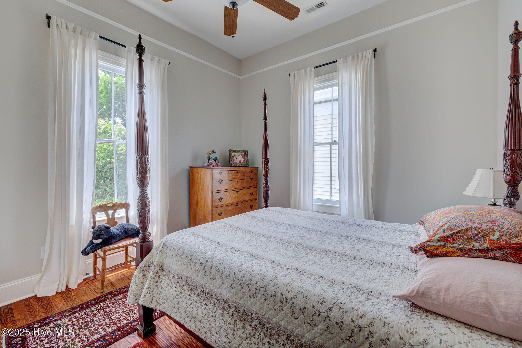 Wilmington, North Carolina, 28401, United States, 4 Bedrooms Bedrooms, ,3 BathroomsBathrooms,Residential,For Sale,1874502