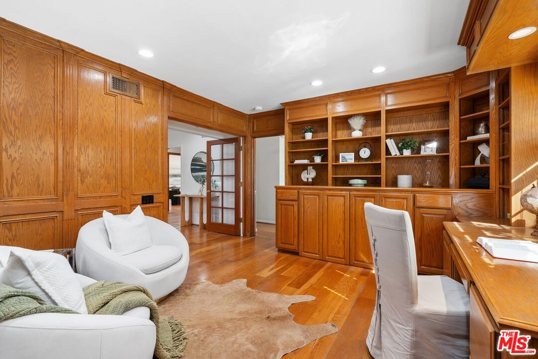 Los Angeles, California, 90049, United States, 3 Bedrooms Bedrooms, ,3 BathroomsBathrooms,Residential,For Sale,1989450