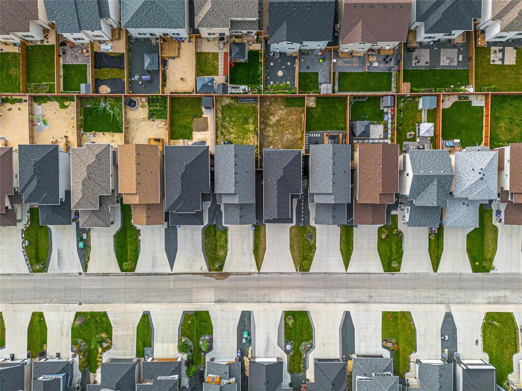 WINNIPEG, Manitoba, R2V 5C8, CA, 3 Bedrooms Bedrooms, ,2 BathroomsBathrooms,Residential,For Sale,1947801