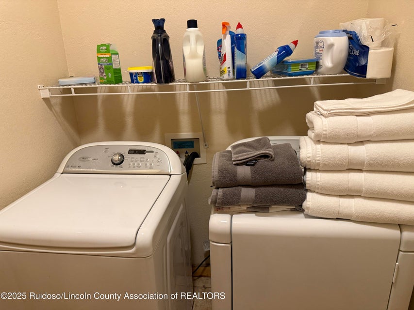 Ruidoso, New Mexico, 88345, United States, 3 Bedrooms Bedrooms, ,5 BathroomsBathrooms,Residential,For Sale,1979549