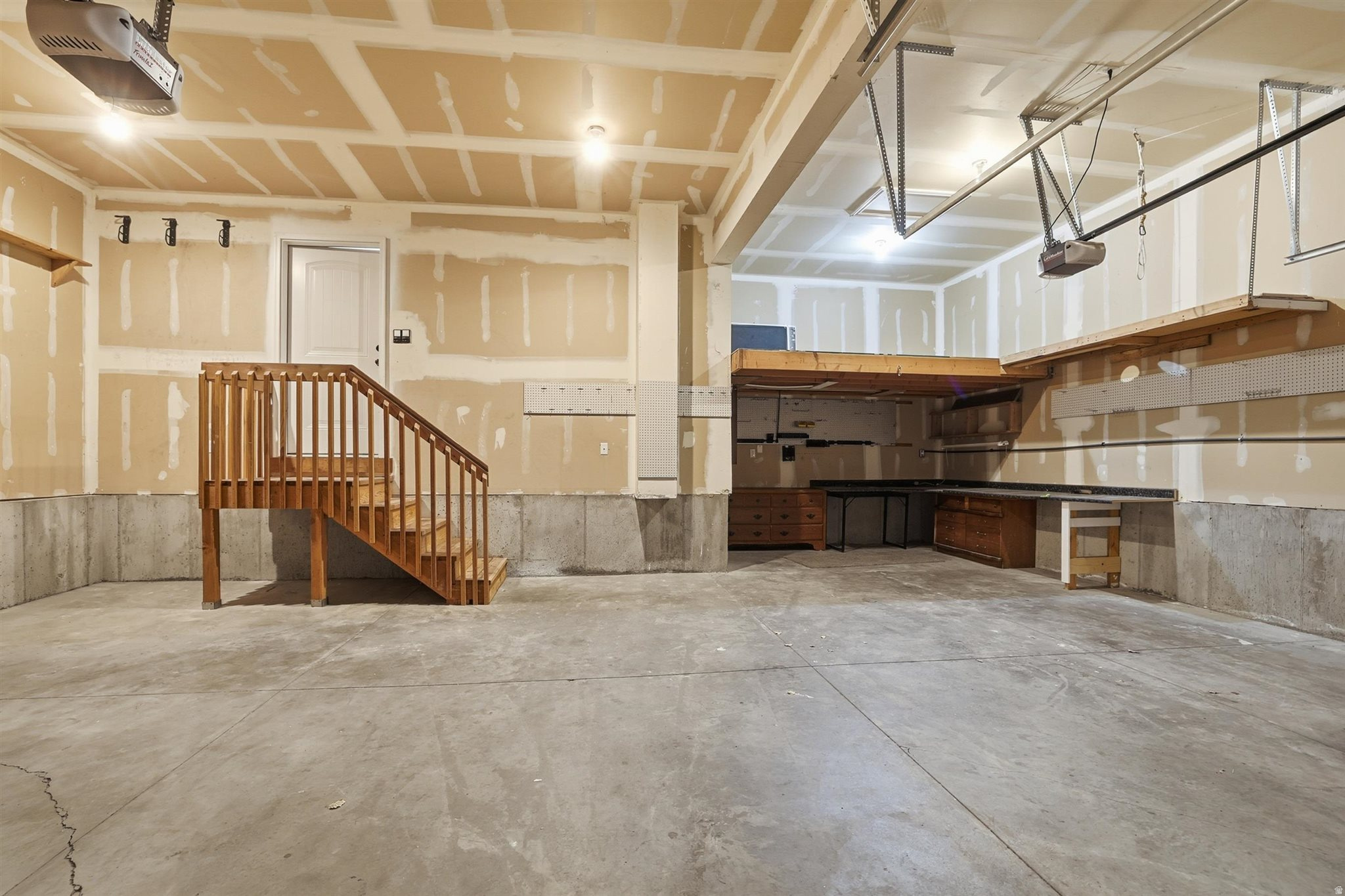 Woods Cross, Utah, 84087, United States, 6 Bedrooms Bedrooms, ,3 BathroomsBathrooms,Residential,For Sale,2002184