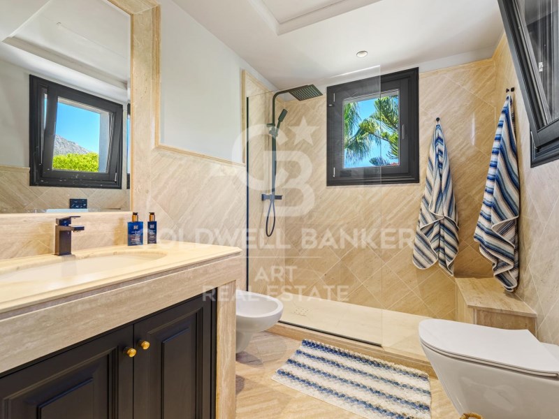 Marbella, Andalusia, ES, 4 Bedrooms Bedrooms, ,5 BathroomsBathrooms,Residential,For Sale,1950823