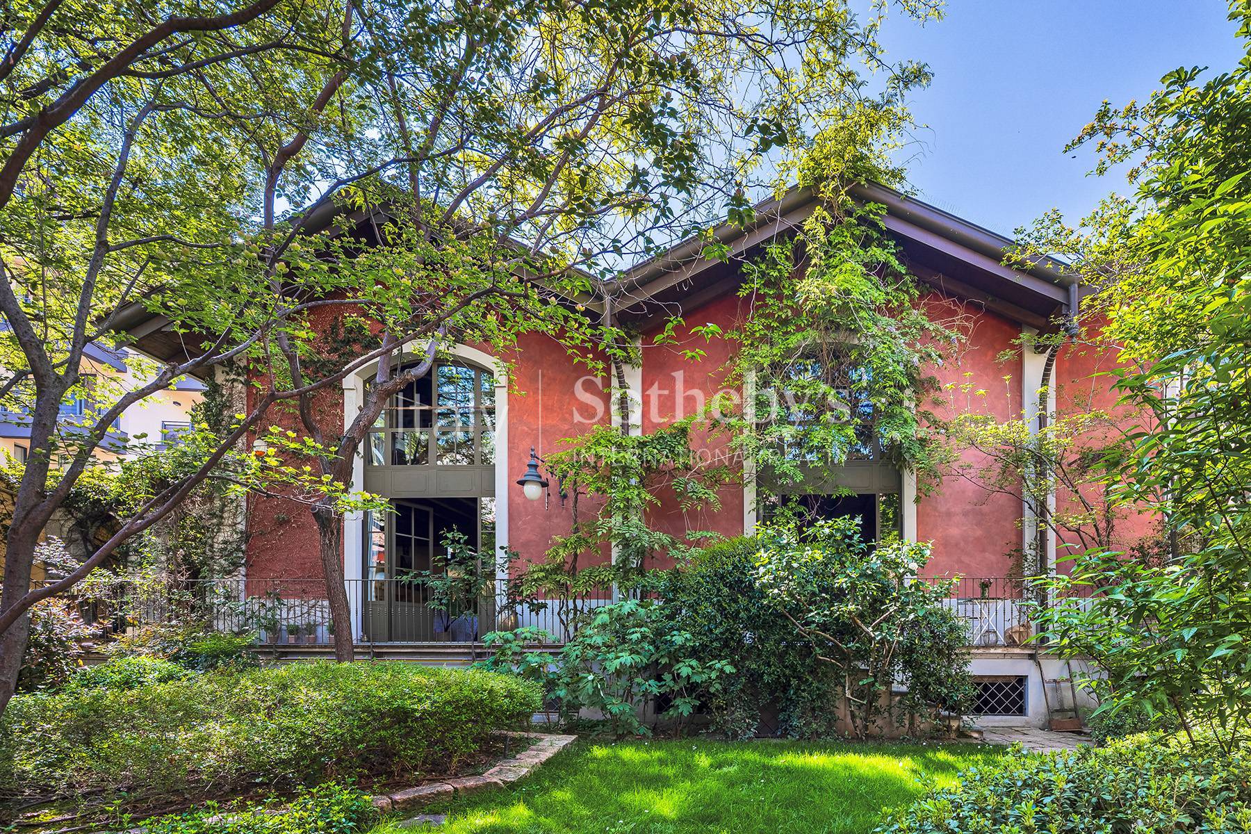 A refined residence in a private setting - 物件實景