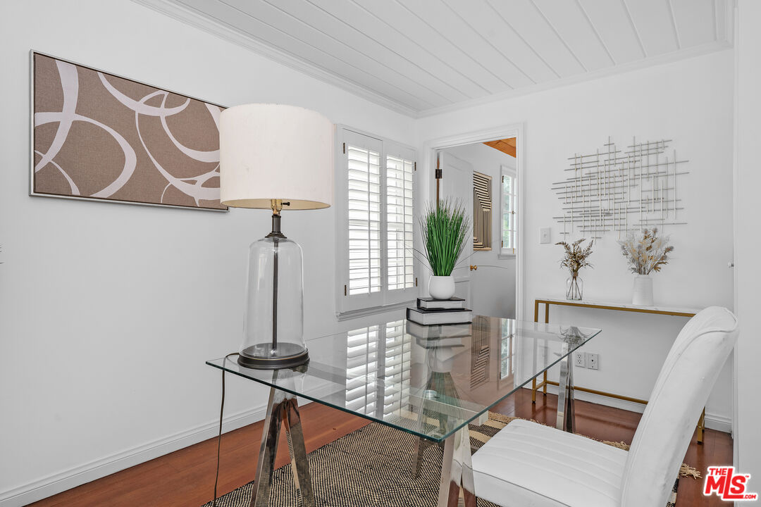 Los Angeles, California, 90077, United States, 2 Bedrooms Bedrooms, ,1 BathroomBathrooms,Residential,For Sale,1938648