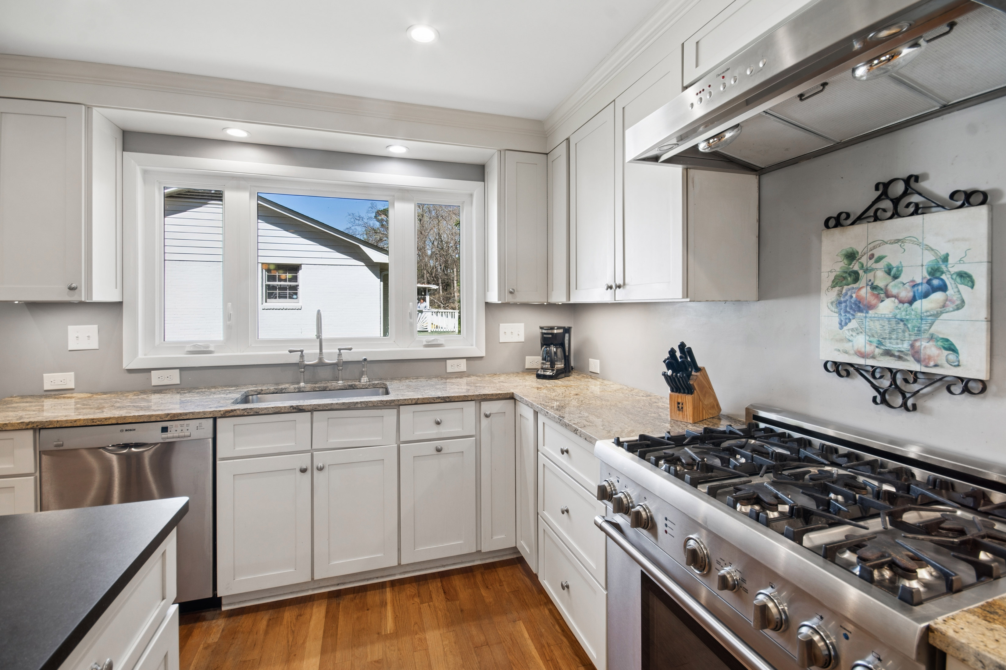  Rare Opportunity in Huntwood Neighborhood - 物件實景