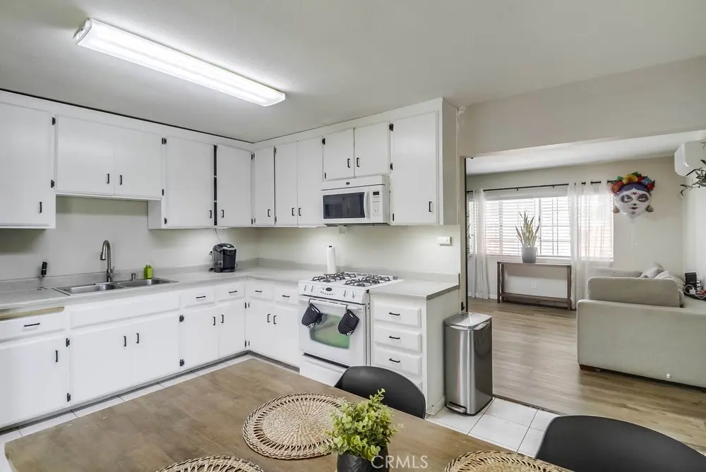 San Ysidro, California, 92173, United States, 3 Bedrooms Bedrooms, ,2 BathroomsBathrooms,Residential,For Sale,1982228