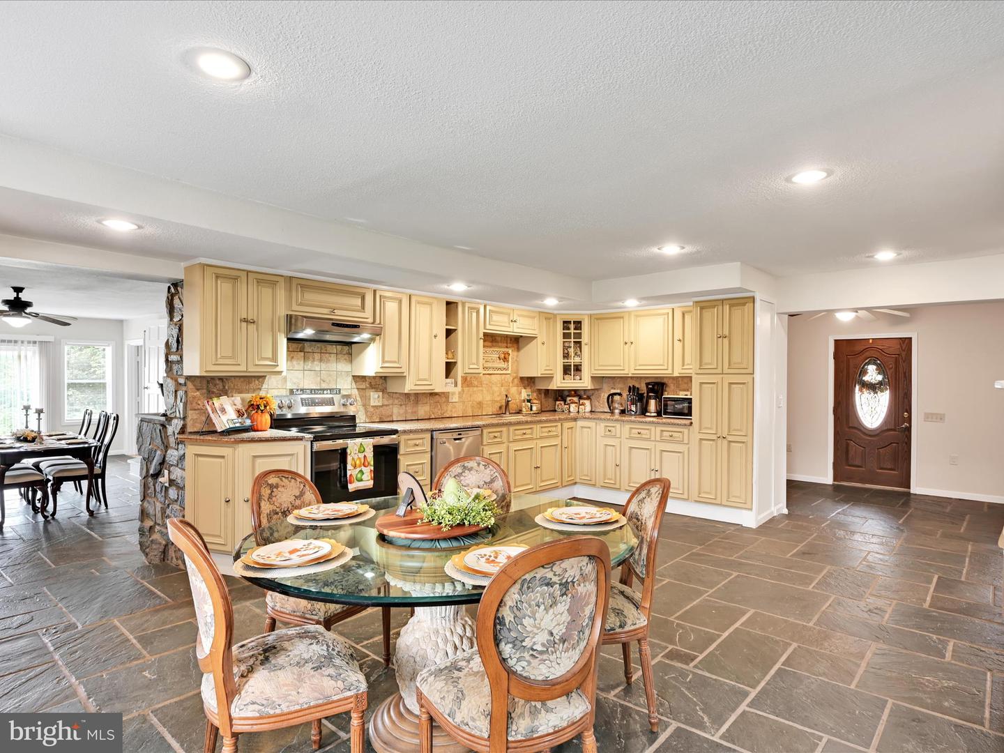 Manheim, Pennsylvania, 17545, United States, 7 Bedrooms Bedrooms, ,3 BathroomsBathrooms,Residential,For Sale,1991090