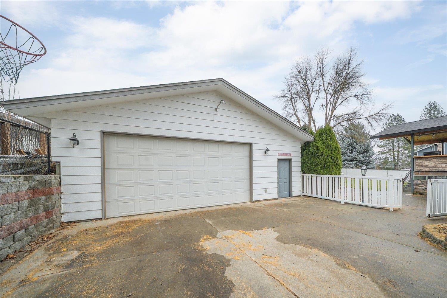 Colbert, Washington, 99005, United States, 5 Bedrooms Bedrooms, ,3 BathroomsBathrooms,Residential,For Sale,1998044