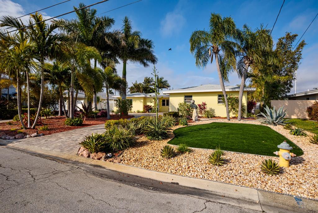St Petersburg, Florida, 33705, United States, 3 Bedrooms Bedrooms, ,4 BathroomsBathrooms,Residential,For Sale,1793107