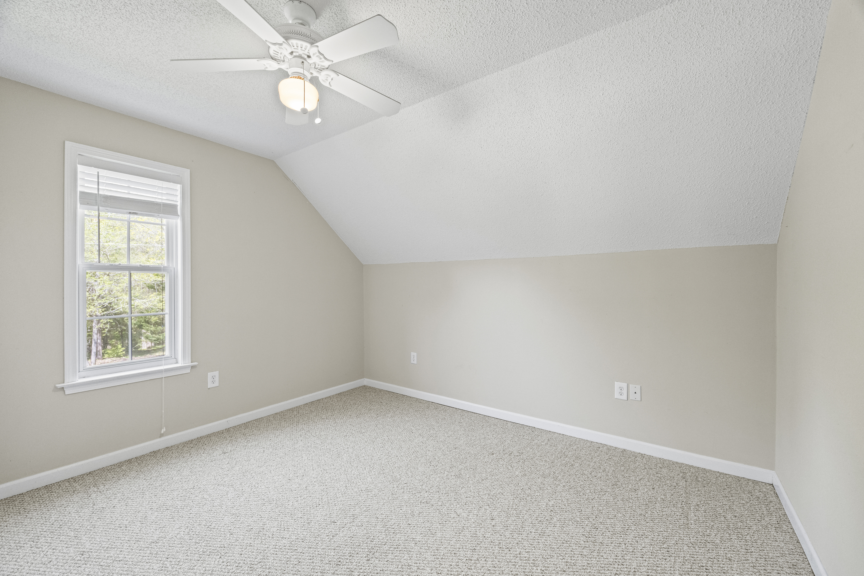 Hartwell, Georgia, 30643, United States, 4 Bedrooms Bedrooms, ,4 BathroomsBathrooms,Residential,For Sale,1906193