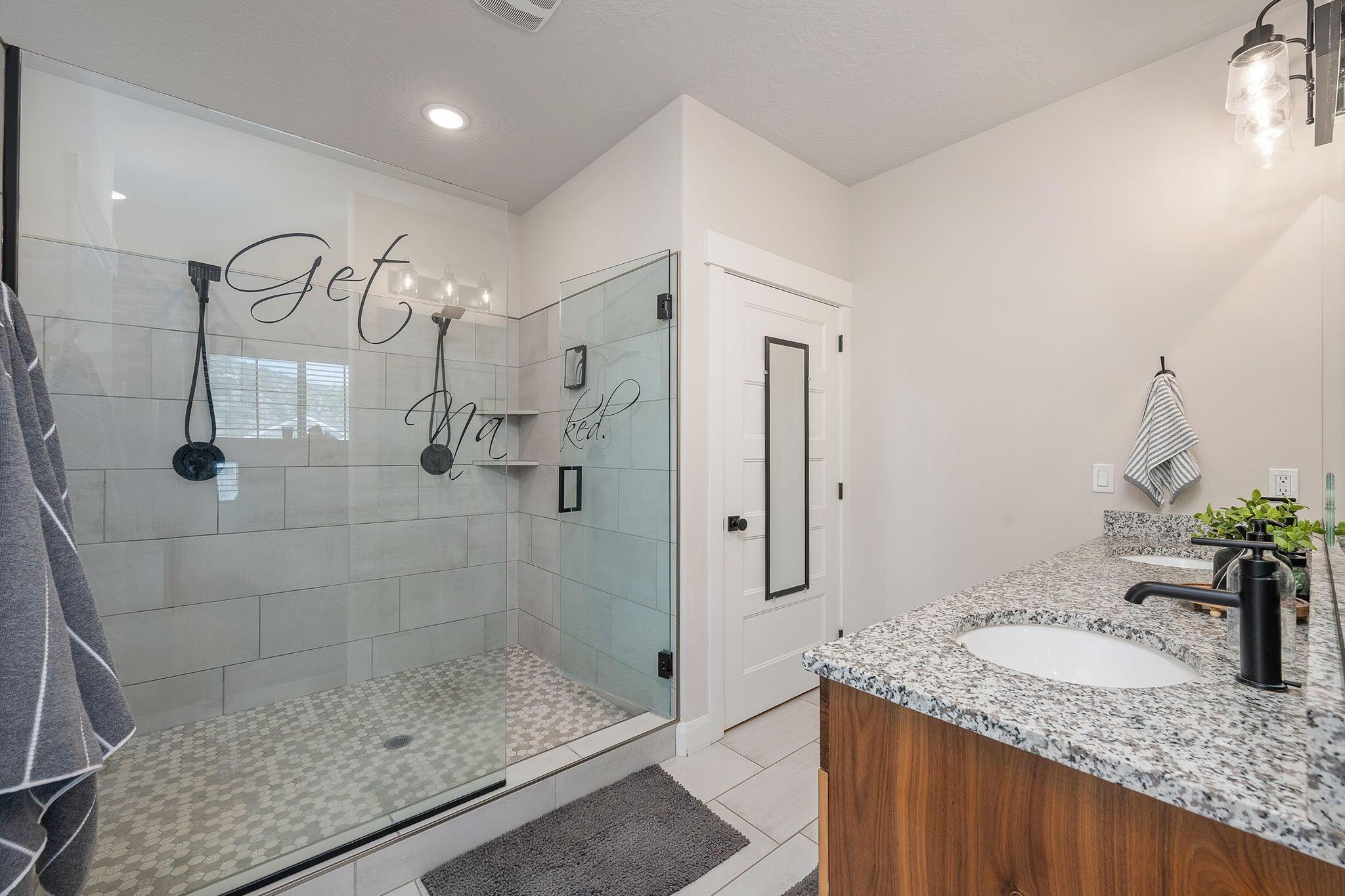 Cedar City, Utah, 84720, United States, 5 Bedrooms Bedrooms, ,4 BathroomsBathrooms,Residential,For Sale,1976034