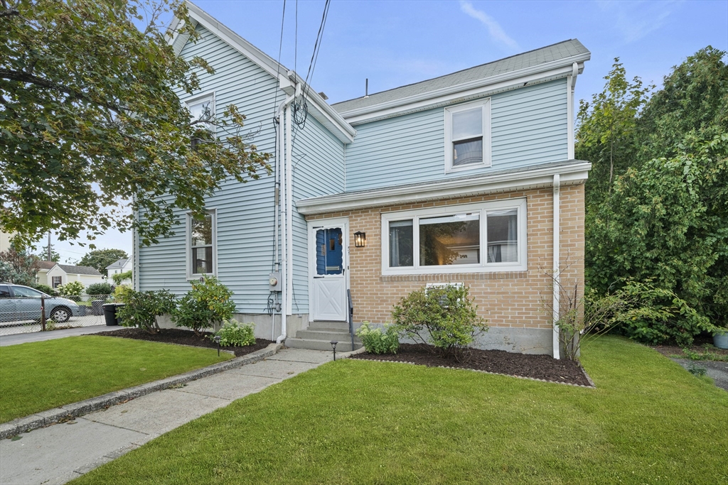 Newton, Massachusetts, 02458, United States, 3 Bedrooms Bedrooms, ,2 BathroomsBathrooms,Residential,For Sale,1939468