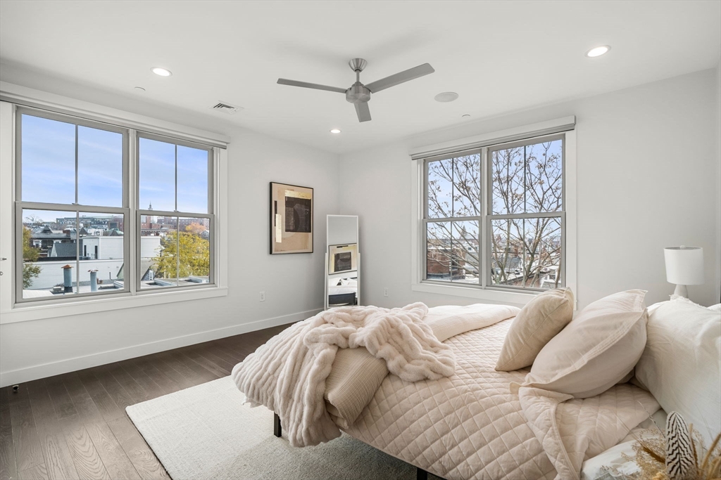 Boston, Massachusetts, 02127, United States, 2 Bedrooms Bedrooms, ,2 BathroomsBathrooms,Residential,For Sale,1999674