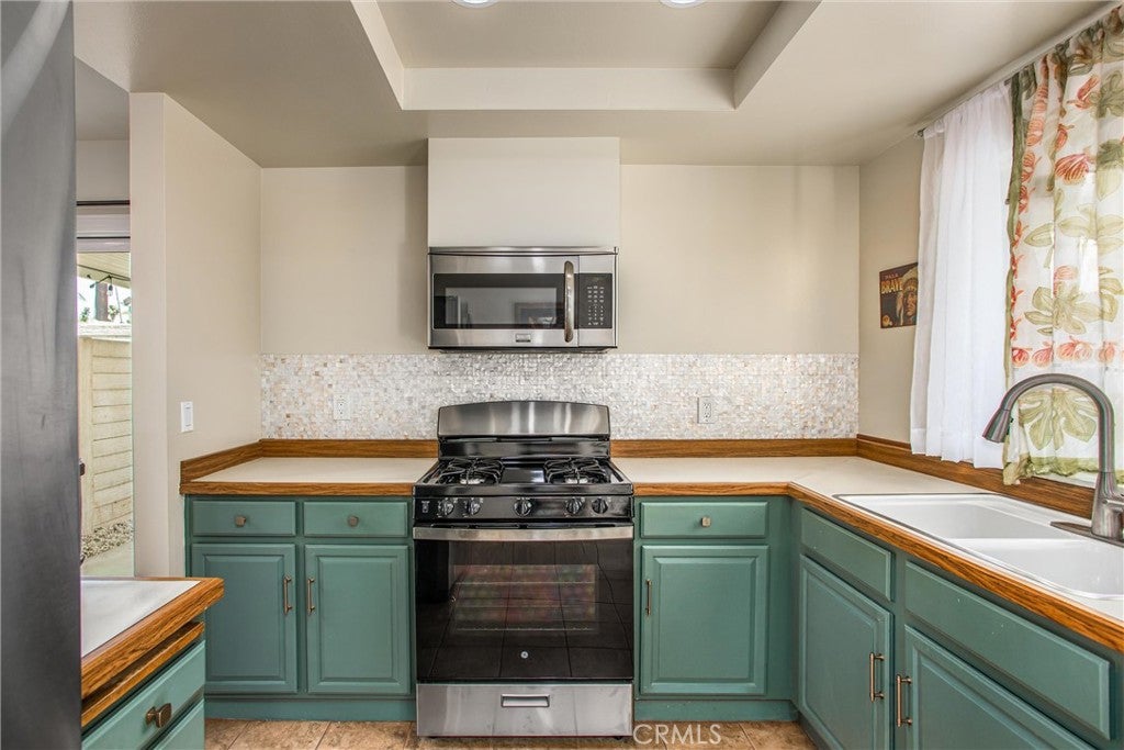 Redlands, California, 92374, United States, 3 Bedrooms Bedrooms, ,2 BathroomsBathrooms,Residential,For Sale,1936879