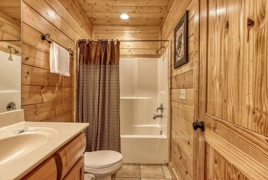 Sevierville, Tennessee, 37862, United States, 3 Bedrooms Bedrooms, ,3 BathroomsBathrooms,Residential,For Sale,1902970