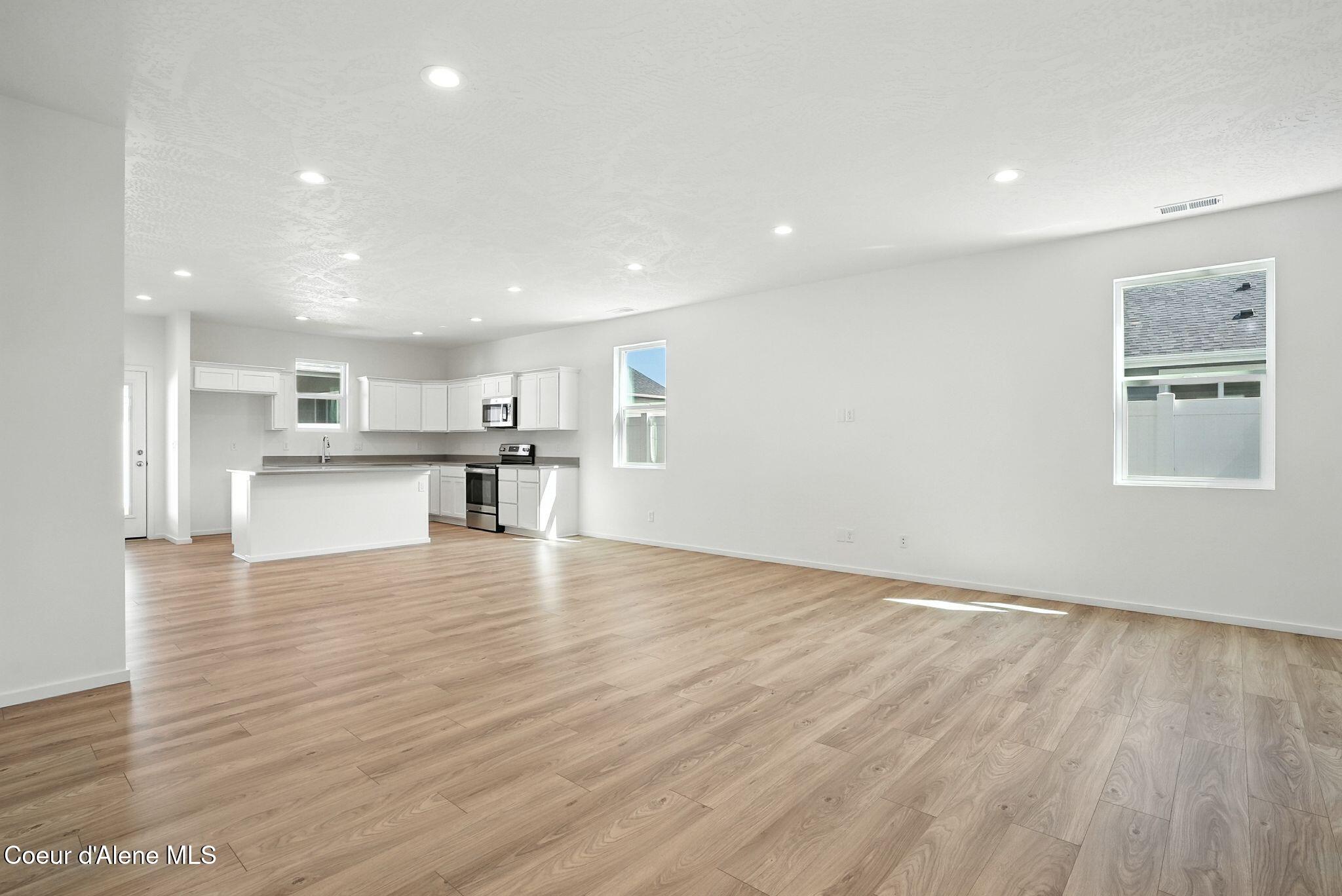 Post Falls, Idaho, 83854, United States, 3 Bedrooms Bedrooms, ,Residential,For Sale,1988567