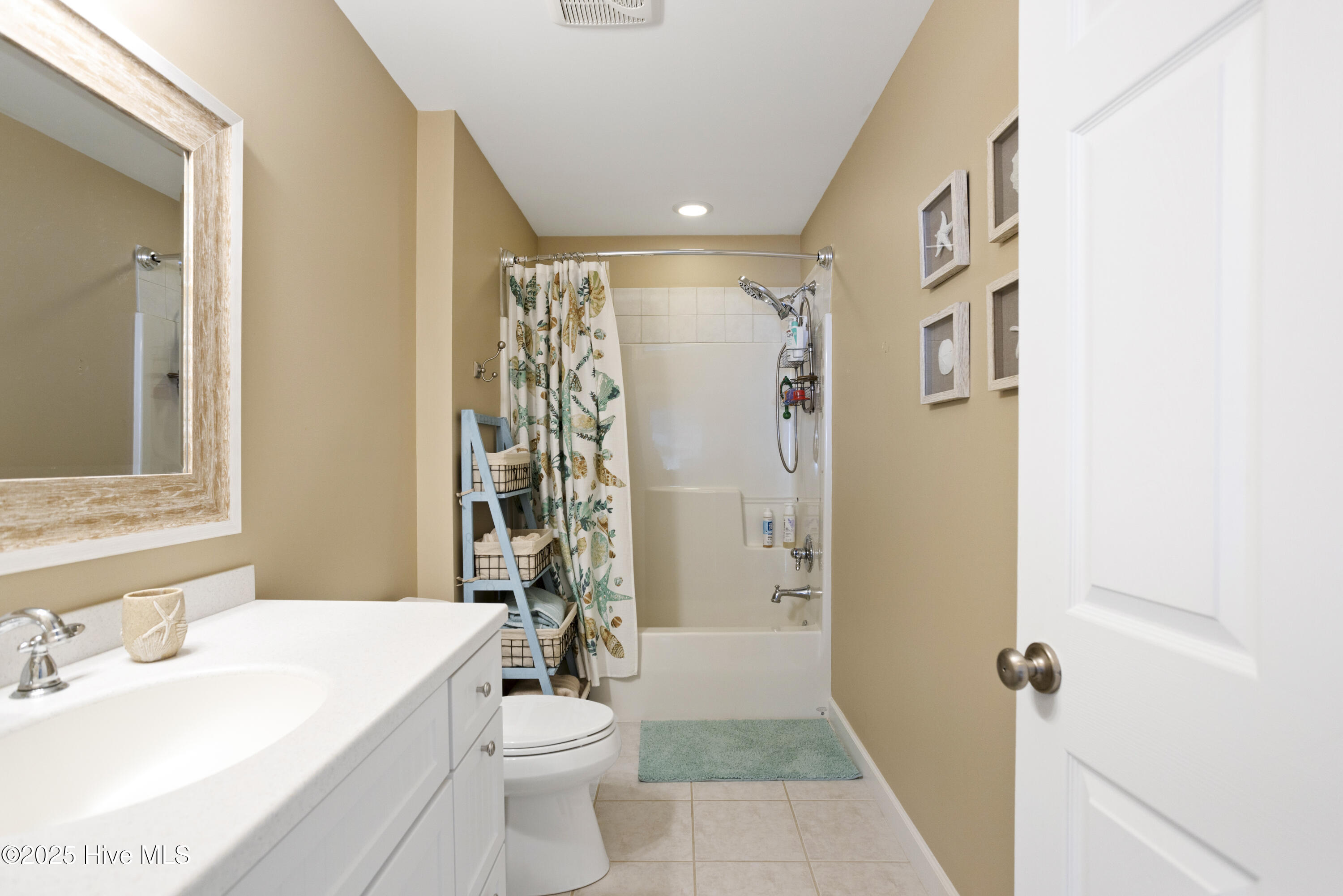 Wilmington, North Carolina, 28409, United States, 5 Bedrooms Bedrooms, ,4 BathroomsBathrooms,Residential,For Sale,1730628