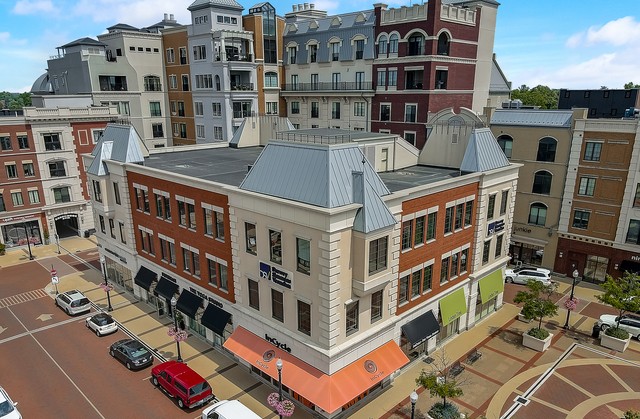 Carmel, Indiana, 46032, United States, 3 Bedrooms Bedrooms, ,4 BathroomsBathrooms,Residential,For Sale,2000560