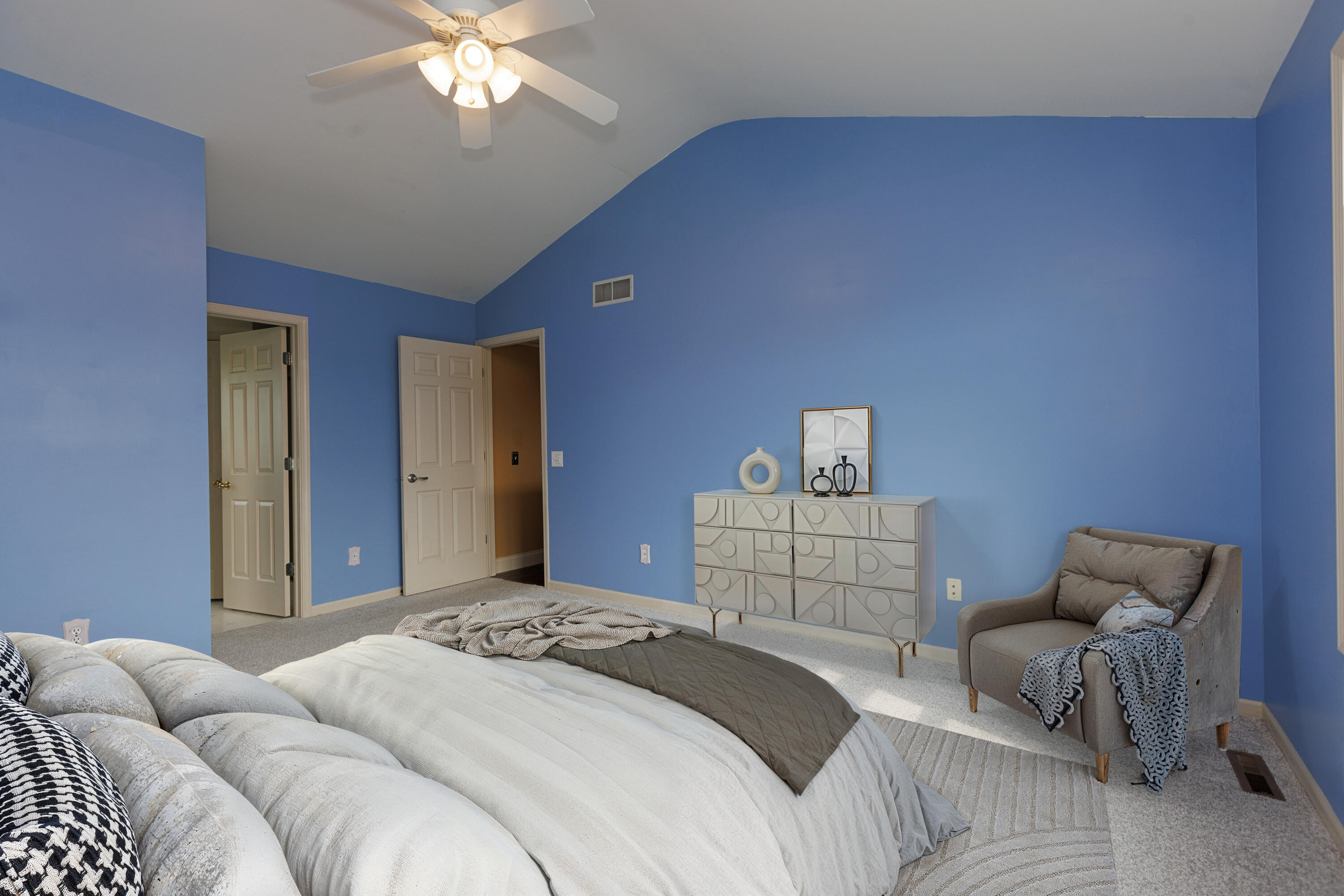 Franklin, Wisconsin, 53132, United States, 4 Bedrooms Bedrooms, ,4 BathroomsBathrooms,Residential,For Sale,1924268