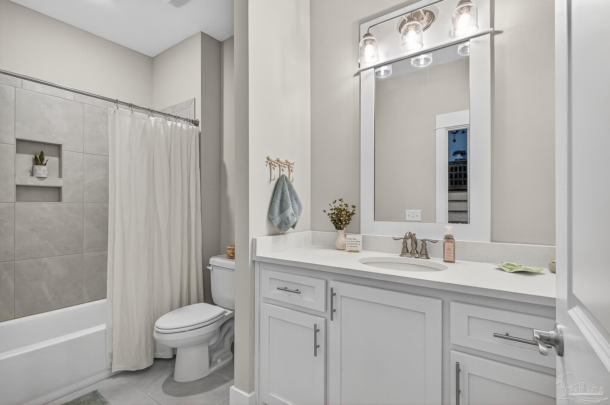 Cantonment, Florida, 32533, United States, 4 Bedrooms Bedrooms, ,3 BathroomsBathrooms,Residential,For Sale,1992580