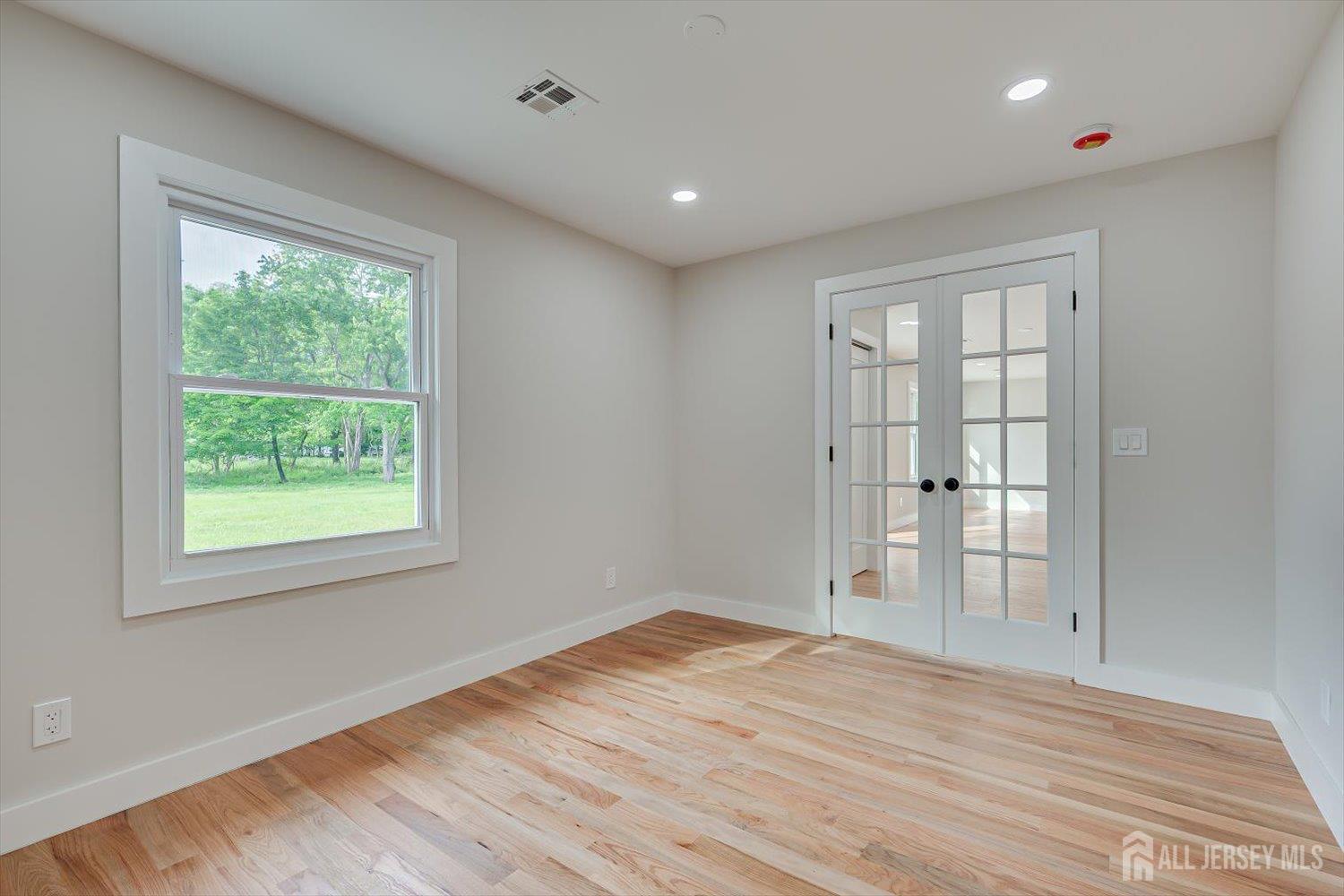 Piscataway, New Jersey, 08854, United States, 5 Bedrooms Bedrooms, ,3 BathroomsBathrooms,Residential,For Sale,2048679