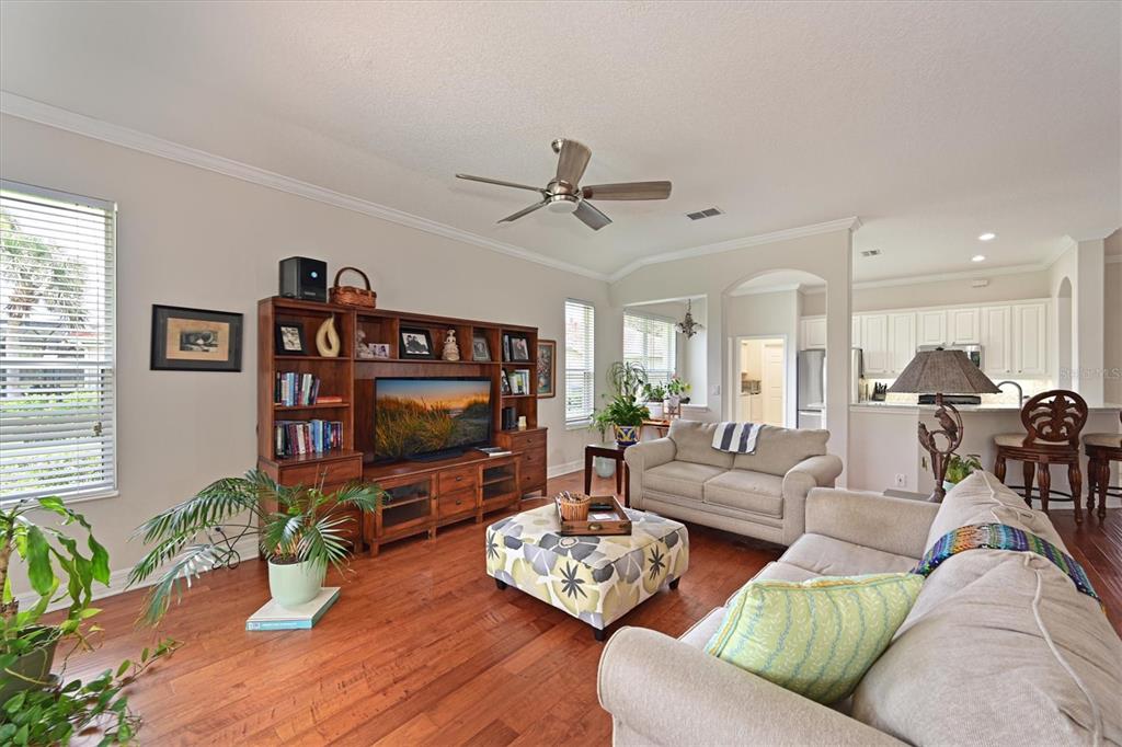 Bradenton, Florida, 34212, United States, 3 Bedrooms Bedrooms, ,2 BathroomsBathrooms,Residential,For Sale,1906883