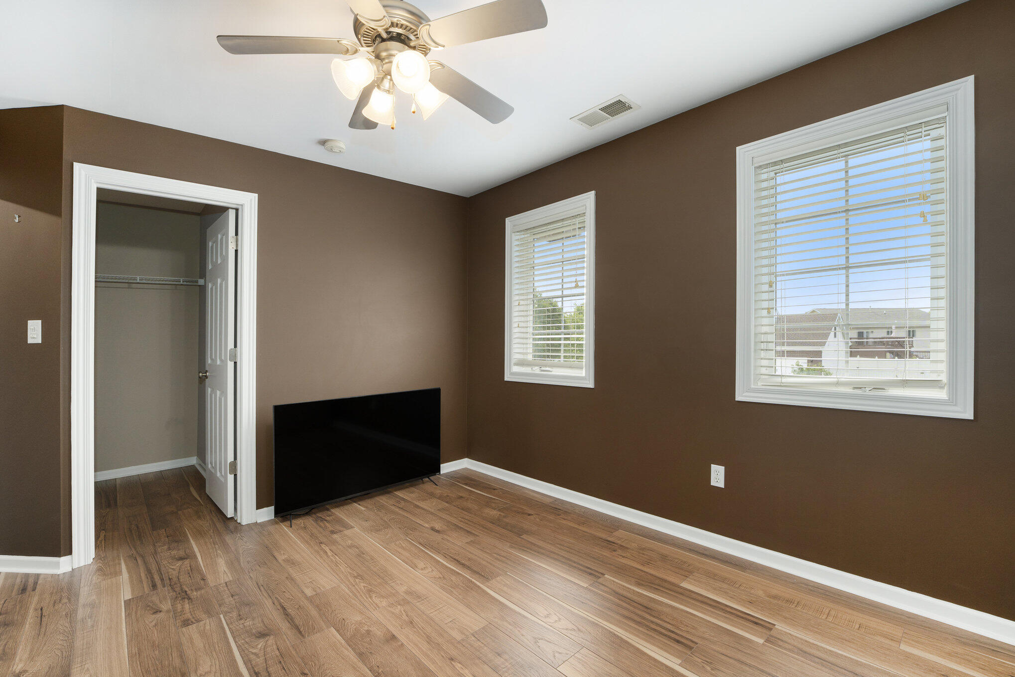 Dyer, Indiana, 46311, United States, 4 Bedrooms Bedrooms, ,4 BathroomsBathrooms,Residential,For Sale,1922774
