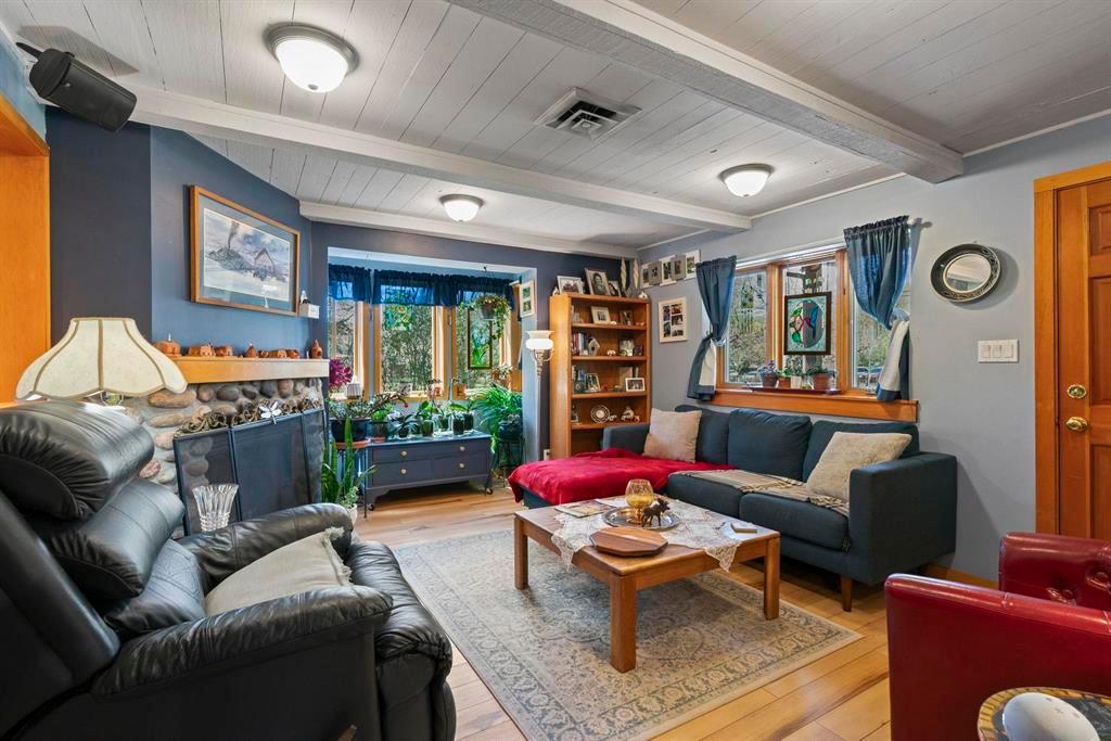 Durango, Colorado, 81301, United States, 3 Bedrooms Bedrooms, ,2 BathroomsBathrooms,Residential,For Sale,1794547