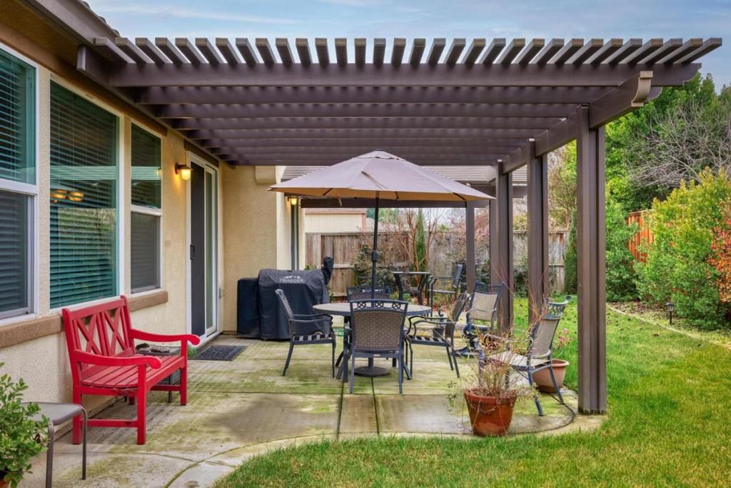 Oakdale, California, 95361, United States, 4 Bedrooms Bedrooms, ,2 BathroomsBathrooms,Residential,For Sale,1981612