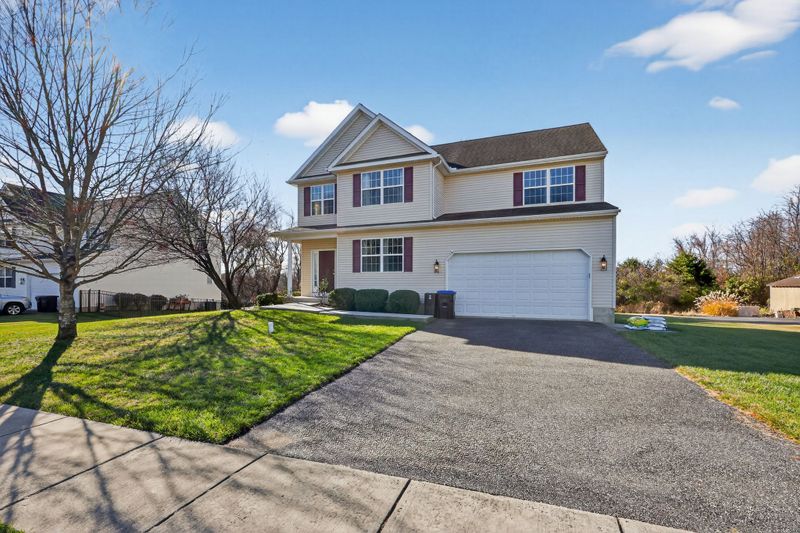 Upper Chichester, Pennsylvania, 19014, United States, 4 Bedrooms Bedrooms, ,3 BathroomsBathrooms,Residential,For Sale,2000322