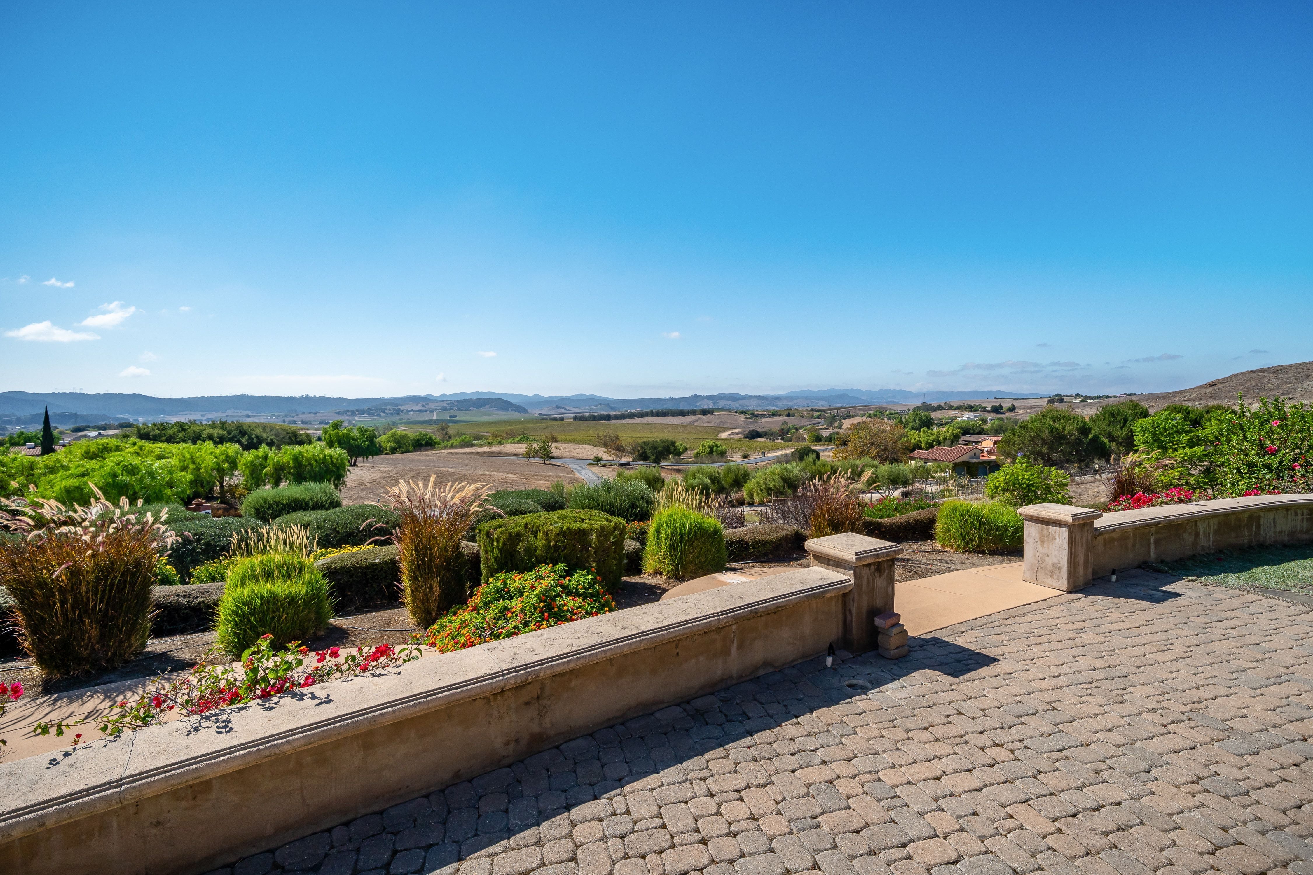  Edna Valley Mediterranean-Style Home with Panoramic Views - 物件實景