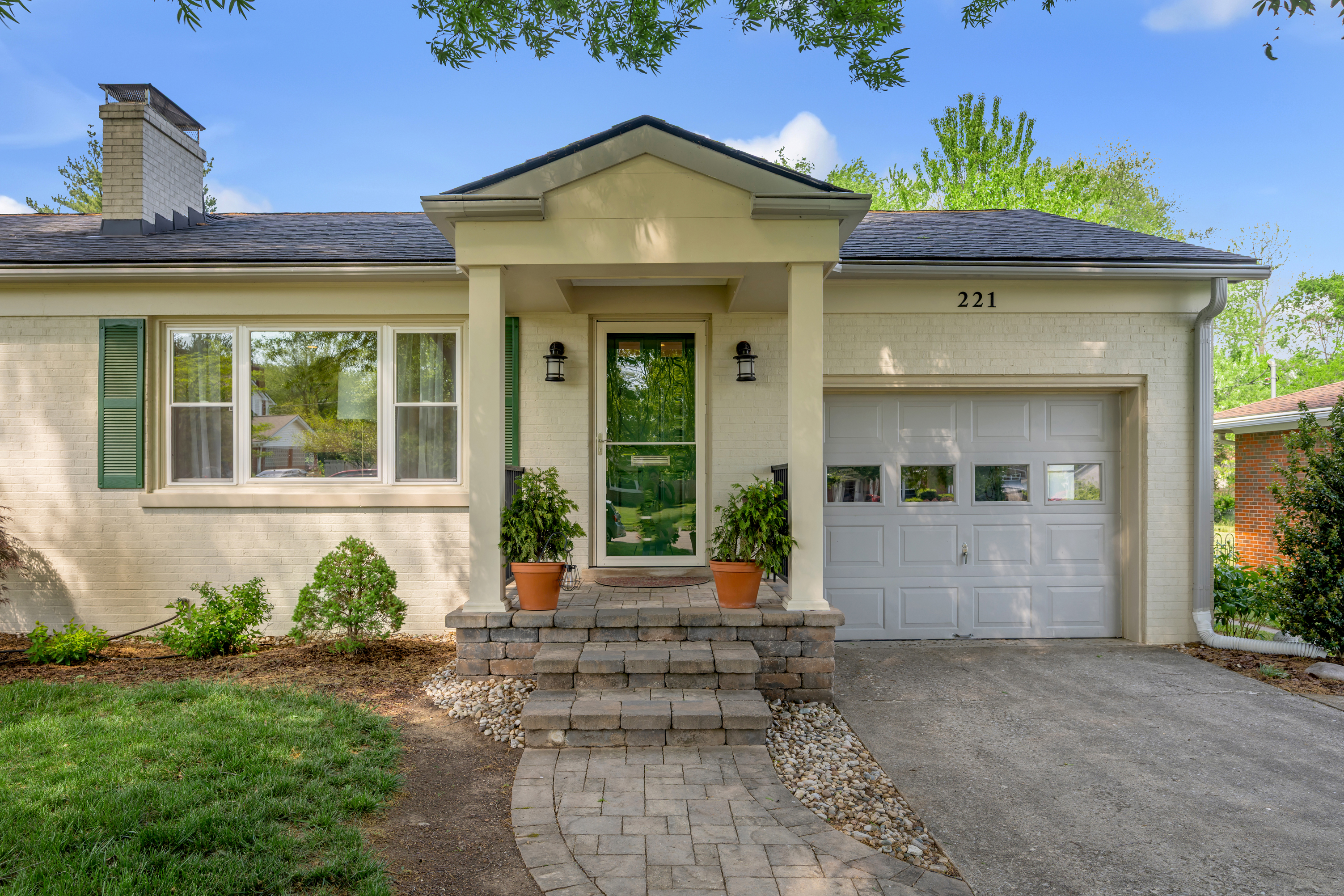  221 Greenbriar Road - 物件實景