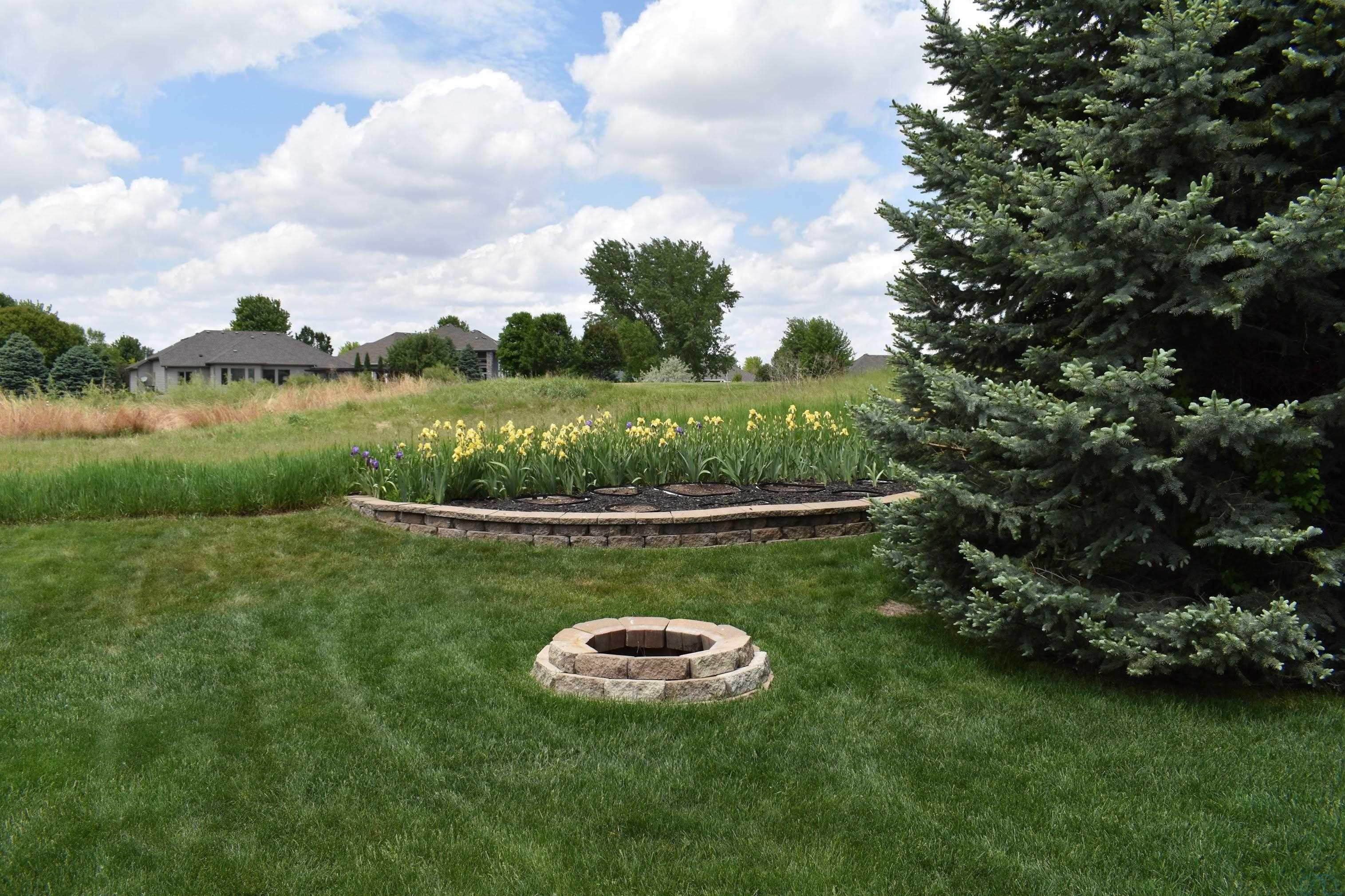 Dakota Dunes, South Dakota, 57049, United States, 4 Bedrooms Bedrooms, ,3 BathroomsBathrooms,Residential,For Sale,2048659