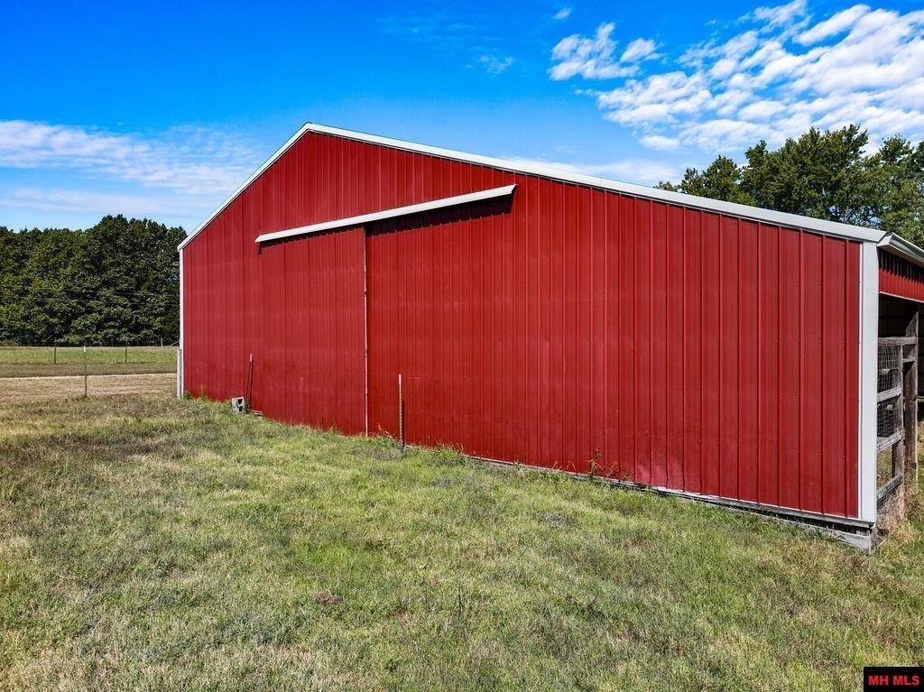 Gainesville, Missouri, 65655, United States, 4 Bedrooms Bedrooms, ,3 BathroomsBathrooms,Residential,For Sale,1979779