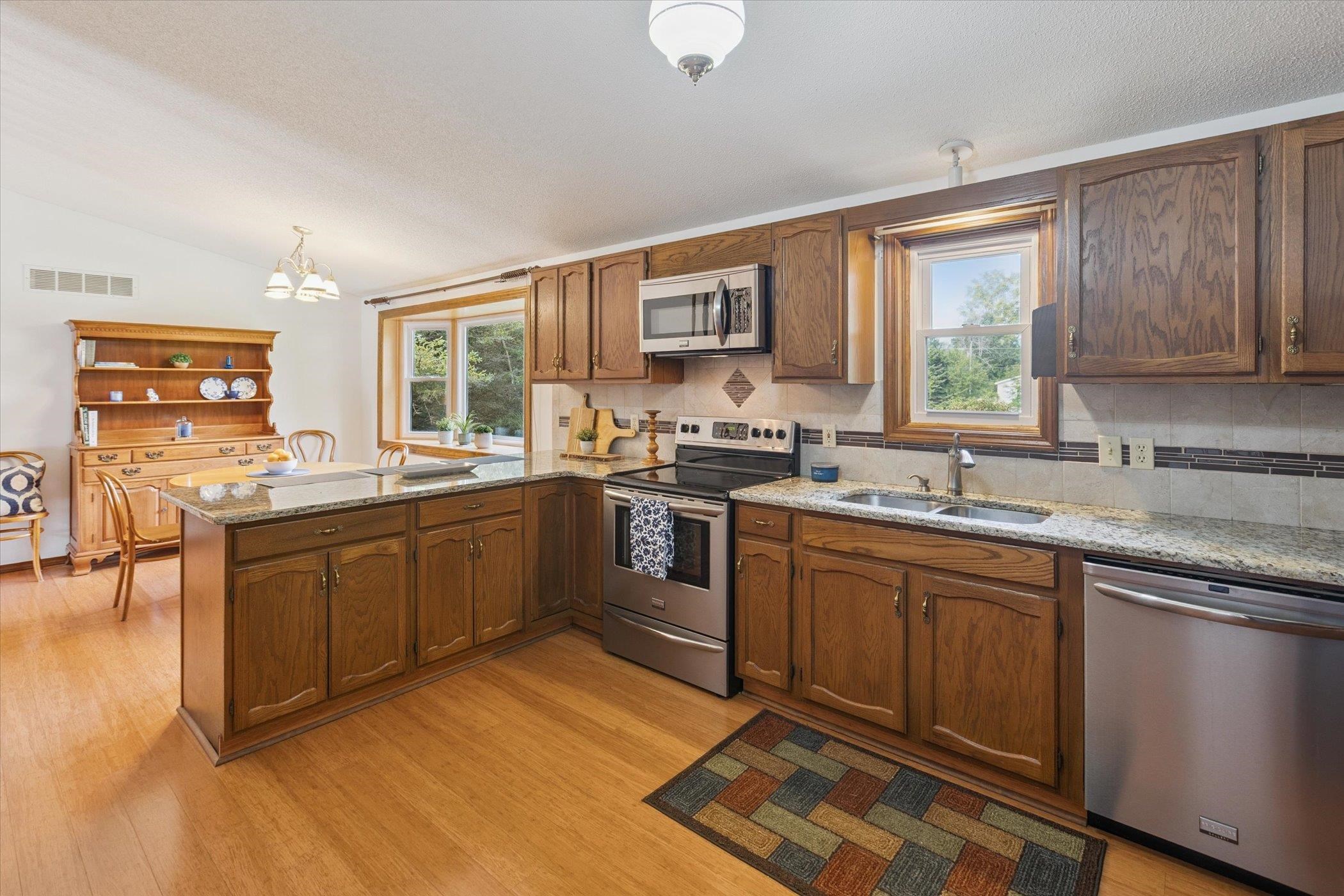 Midland, Michigan, 48640, United States, 3 Bedrooms Bedrooms, ,3 BathroomsBathrooms,Residential,For Sale,1975279