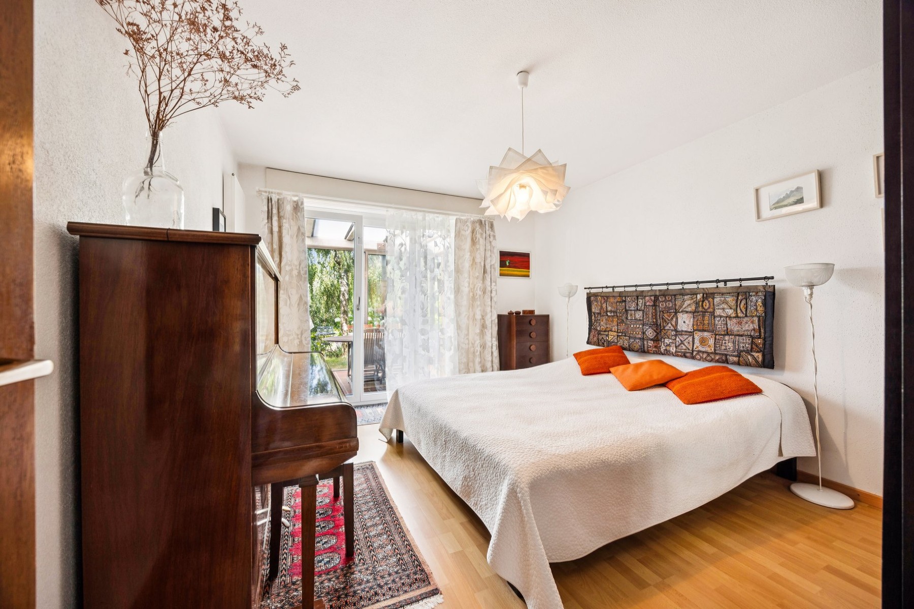  Single-family home with a large yard in a residential neighborhood just a few mi - 物件實景