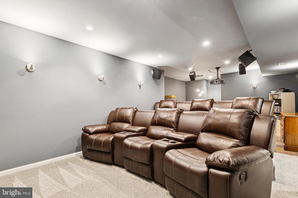 Aldie, Virginia, 20105, United States, 4 Bedrooms Bedrooms, ,4 BathroomsBathrooms,Residential,For Sale,1904270