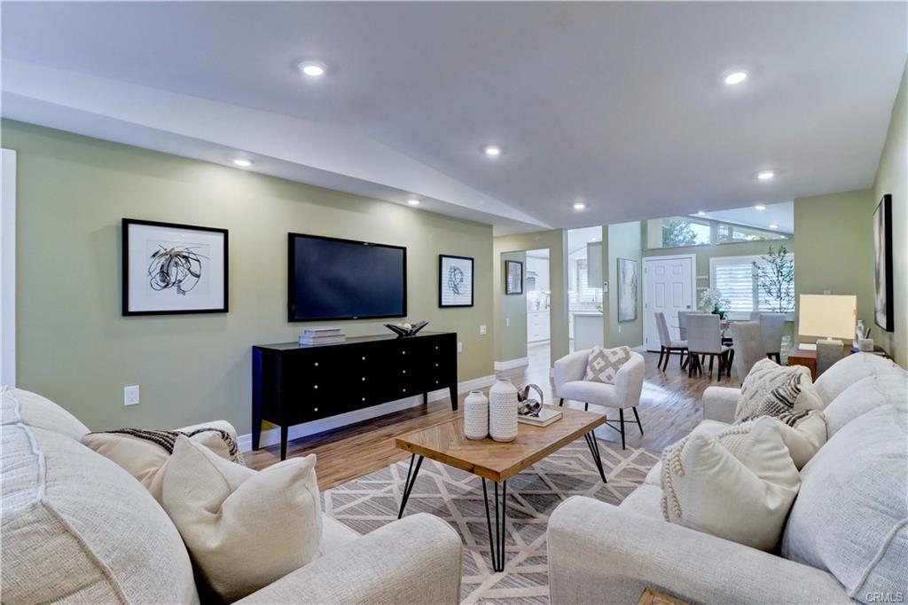 Laguna Woods, California, CA, United States, 2 Bedrooms Bedrooms, ,Residential,For Sale,2006488