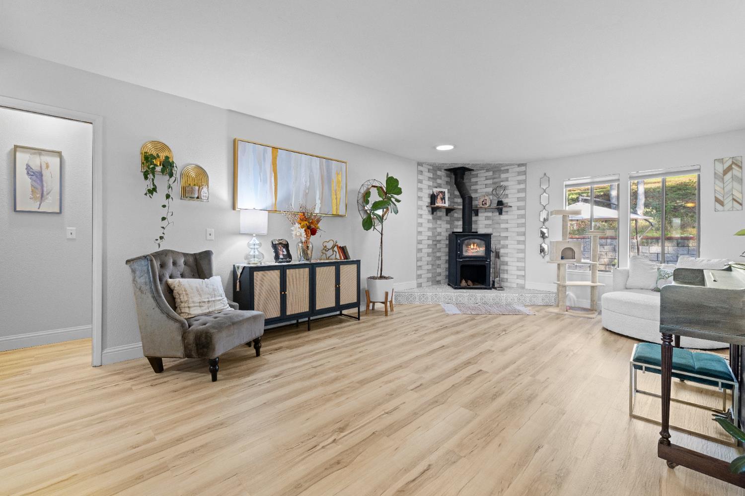 Auburn, California, 95602, United States, 3 Bedrooms Bedrooms, ,2 BathroomsBathrooms,Residential,For Sale,2010443