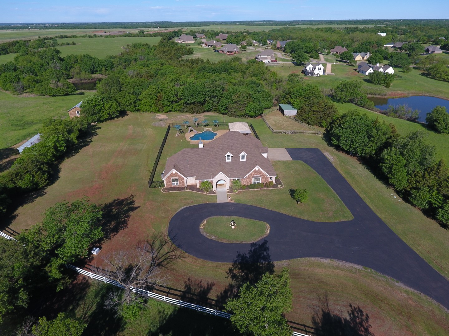 Stillwater, Oklahoma, 74075, United States, 3 Bedrooms Bedrooms, ,4 BathroomsBathrooms,Residential,For Sale,1848802