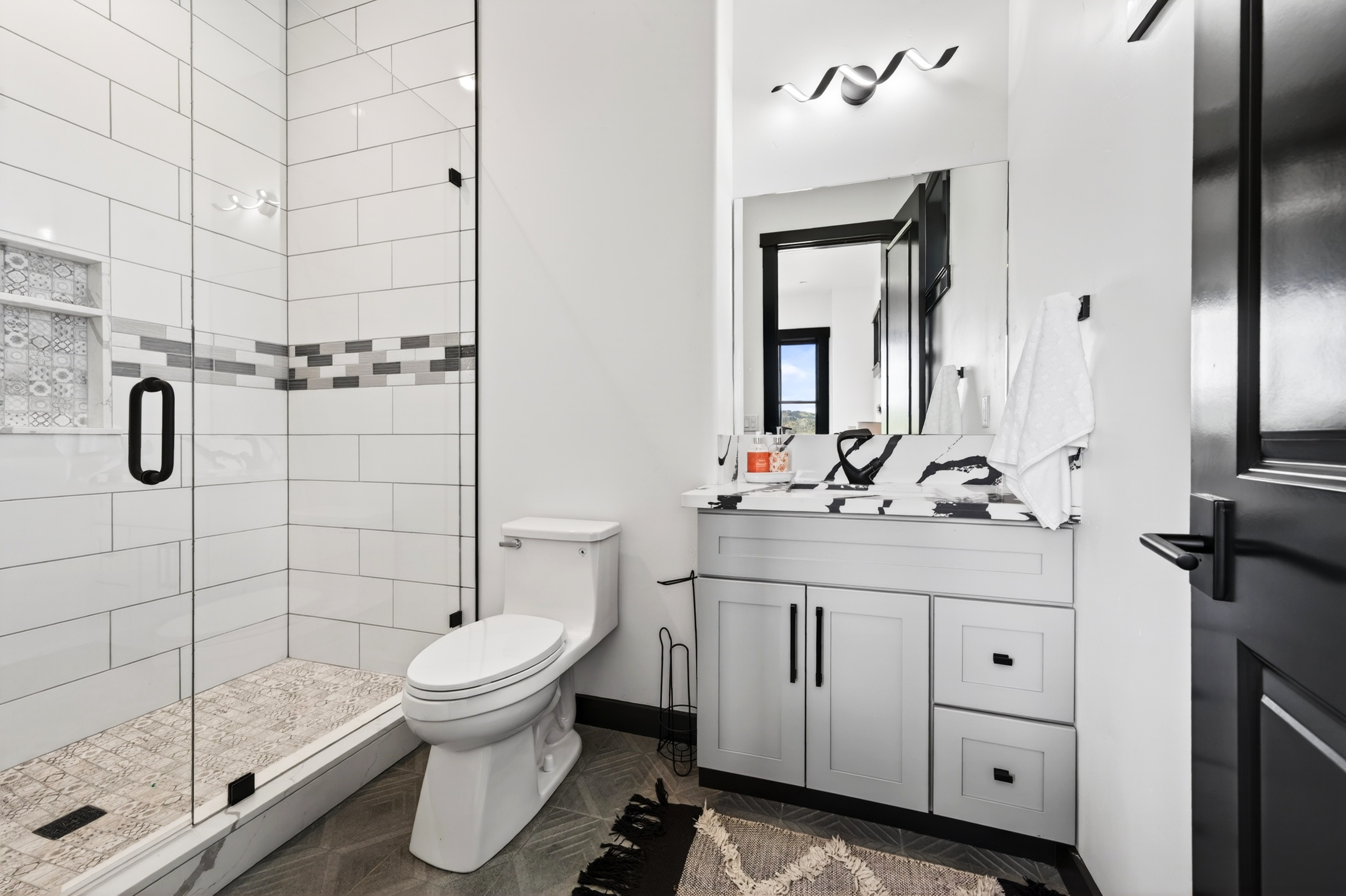  Stunning New Build - 物件實景