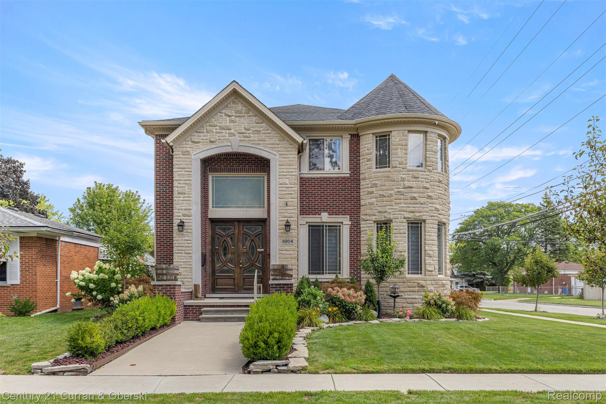 Dearborn Heights, Michigan, 48127, United States, 4 Bedrooms Bedrooms, ,5 BathroomsBathrooms,Residential,For Sale,1974066