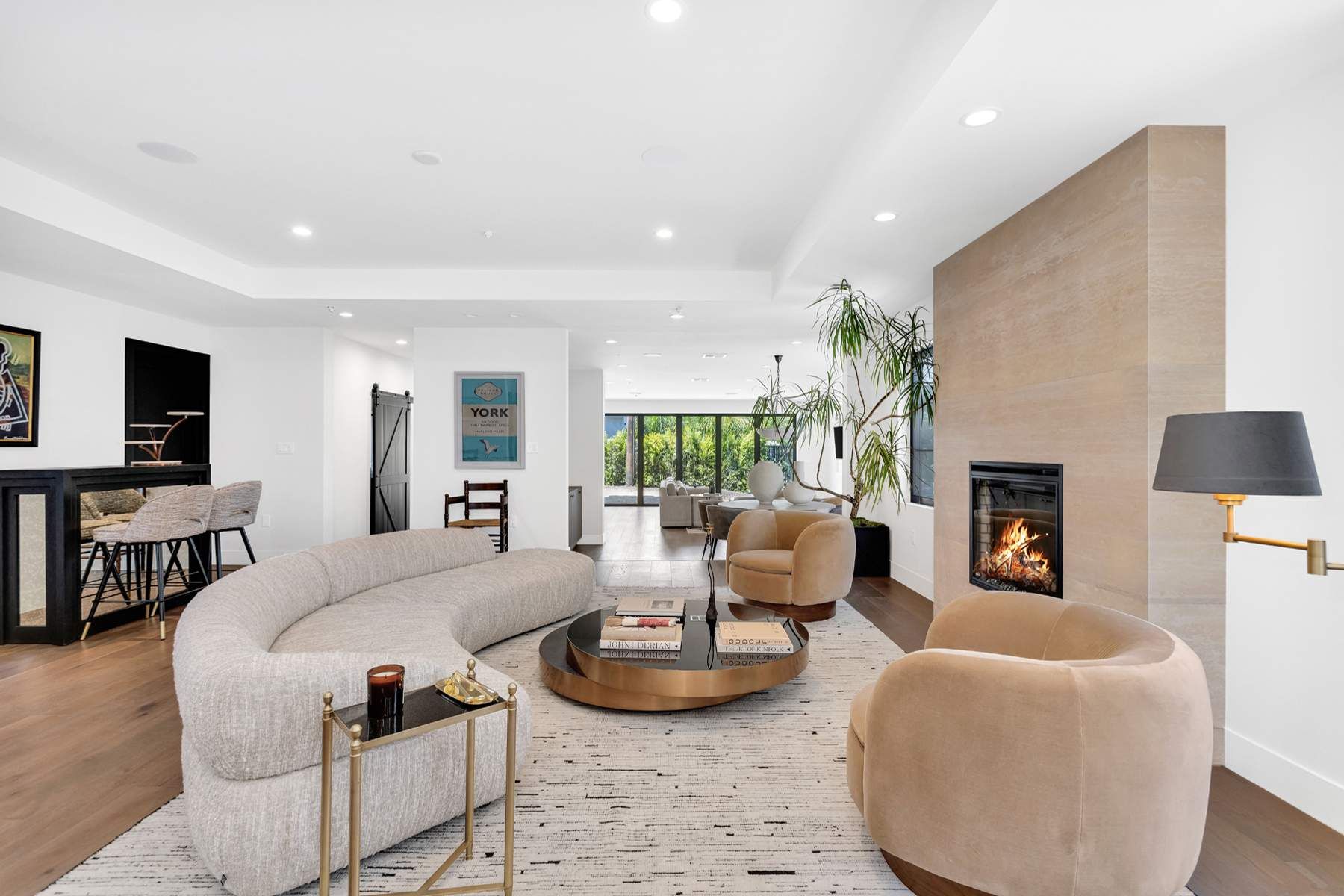  8671 Clifton Way - 物件實景