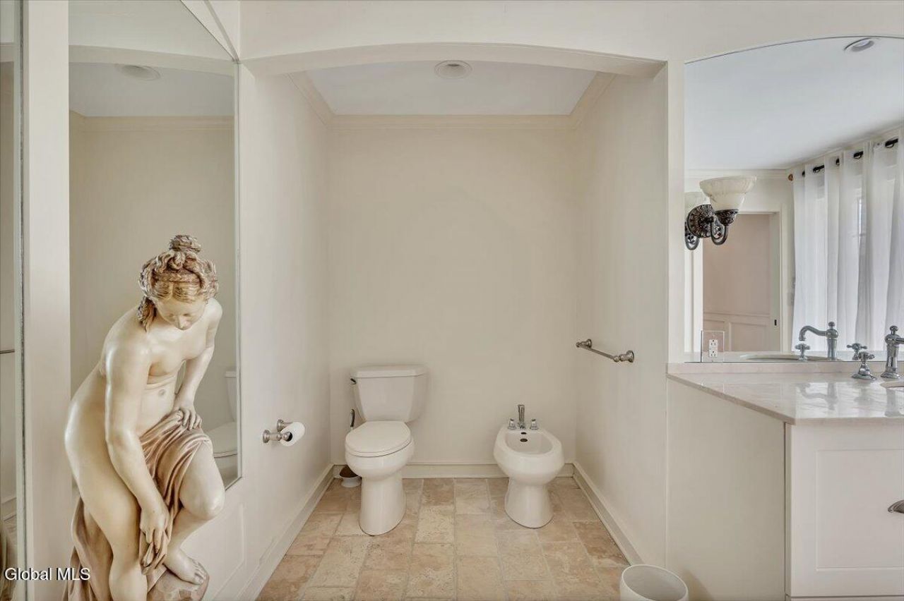 Queensbury, New York, 12804, United States, 4 Bedrooms Bedrooms, ,4 BathroomsBathrooms,Residential,For Sale,2003440